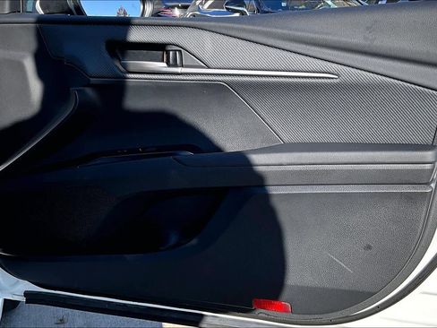 Used 2025 Toyota Camry SE image 21