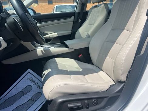 Used 2020 Honda Accord Touring image 22