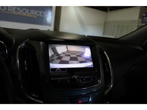 Used 2019 Chevrolet Cruze Sedan image 32