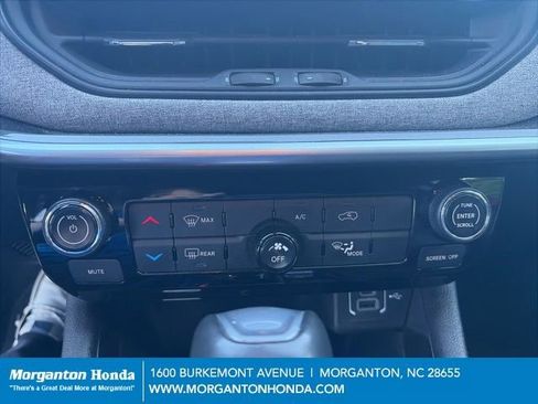 Used 2024 Jeep Compass Latitude AWD/4WD image 18