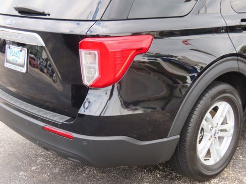 Used 2024 Ford Explorer XLT image 12