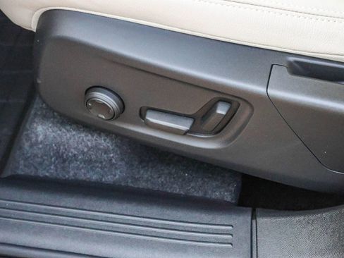 New 2026 Volvo XC40 B4 Plus w/ Climate Package image 29