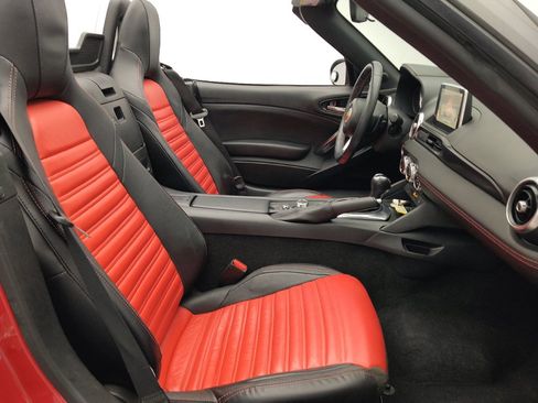 Used 2017 FIAT 124 Spider Abarth RWD image 19