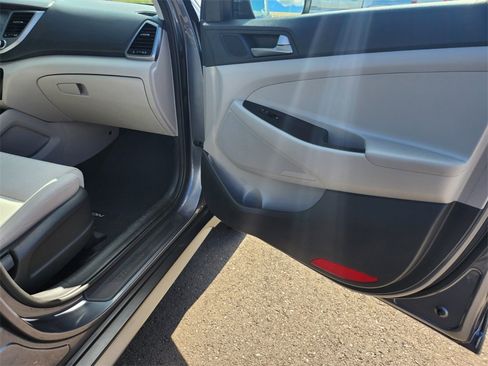 Used 2018 Hyundai Tucson SEL image 21