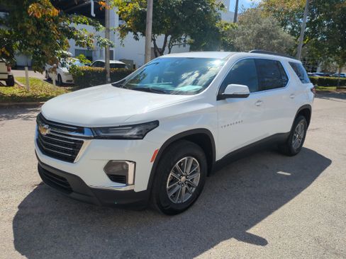 Used 2022 Chevrolet Traverse LT image 9