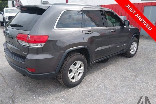 Used 2016 Jeep Grand Cherokee Laredo w/ Quick Order Package 23E AWD/4WD image 4