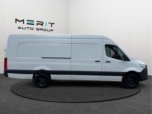 Used 2025 Mercedes-Benz Sprinter 3500 image 10
