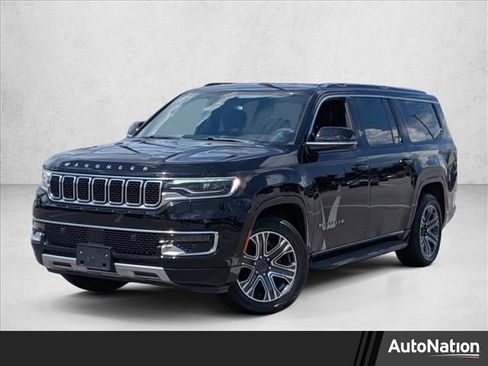 Used 2024 Jeep Wagoneer L Series II w/ Flexible Seating Group image 1