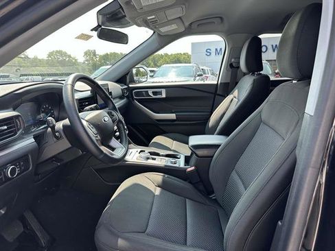 Used 2023 Ford Explorer XLT image 13
