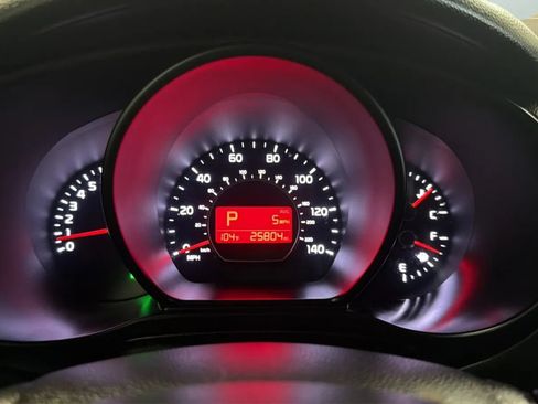 Used 2016 Kia Soul FWD image 12