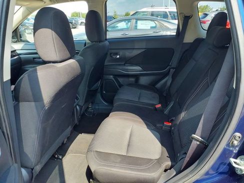 Used 2020 Mitsubishi Outlander ES FWD image 10