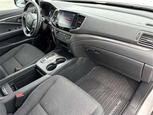 Used 2023 Honda Ridgeline Sport image 10