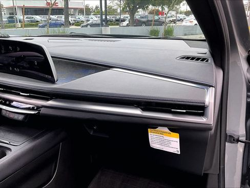 Used 2024 Cadillac XT4 Sport w/ Cold Weather Package FWD image 17