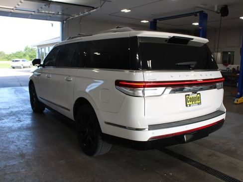 Used 2022 Lincoln Navigator L Reserve AWD/4WD image 7