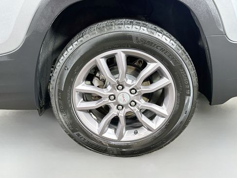 Used 2024 GMC Terrain SLT AWD/4WD image 28