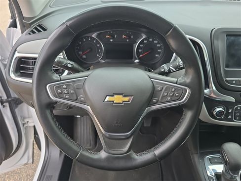Used 2023 Chevrolet Equinox LT w/ Driver Convenience Package image 11