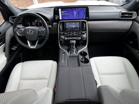 Used 2022 Lexus LX 600 4WD w/ Accessory Package (Z1) image 37