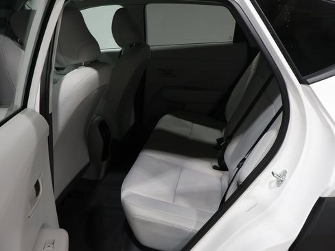 Used 2025 Hyundai Kona SEL image 17