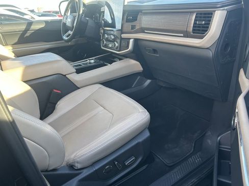Used 2024 Ford Expedition Max Limited image 13