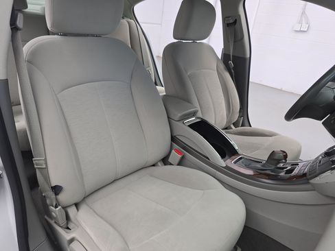 Used 2013 Buick LaCrosse FWD image 10