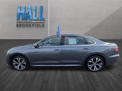 Used 2022 Volkswagen Passat 2.0T SE FWD image 2
