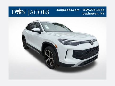 New 2026 Volkswagen Tiguan SE image 1