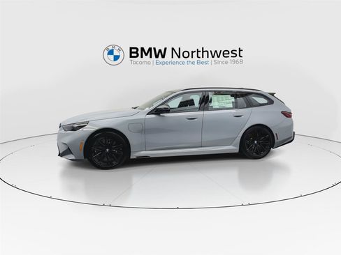 New 2027 BMW M5 Touring AWD/4WD image 10