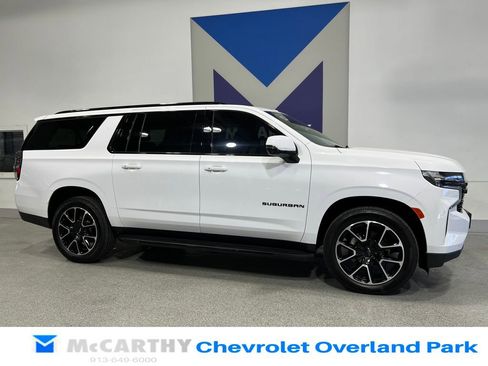 Used 2024 Chevrolet Suburban RST w/ Luxury Package AWD/4WD image 3