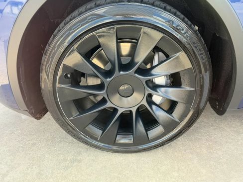 Used 2022 Tesla Model Y Long Range AWD/4WD image 14