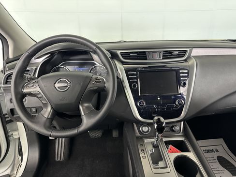 Used 2024 Nissan Murano SV w/ SV Midnight Edition Package image 3