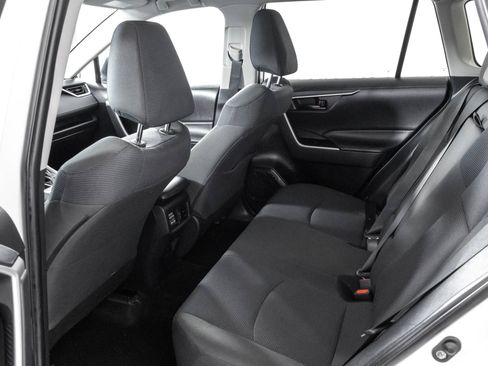Used 2023 Toyota RAV4 LE AWD/4WD image 30
