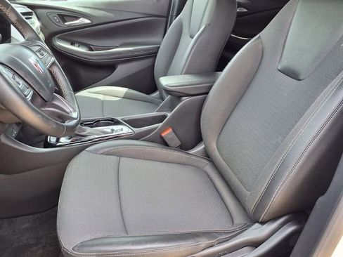 Used 2025 Buick Encore GX Preferred AWD/4WD image 3