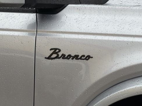 Used 2024 Ford Bronco Outer Banks AWD/4WD image 4