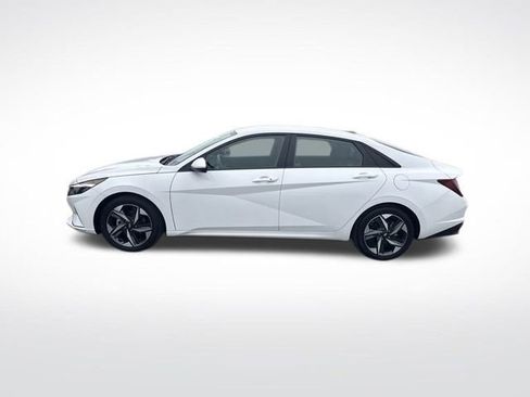 Certified 2023 Hyundai Elantra SEL w/ Convenience Package image 2