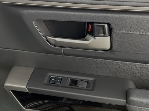 Used 2024 Toyota Tundra Limited image 31