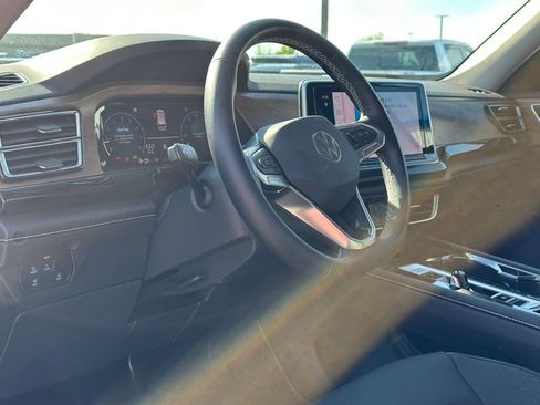 Used 2026 Volkswagen Atlas SE AWD/4WD image 23