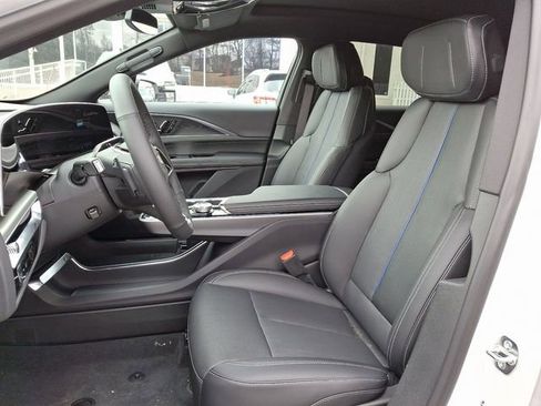 New 2025 Cadillac Lyriq Luxury image 9