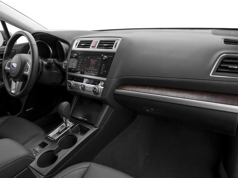 Used 2017 Subaru Outback 3.6R Limited AWD/4WD image 9