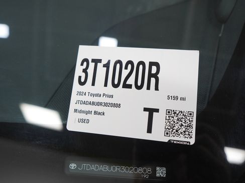 Used 2024 Toyota Prius Limited image 30