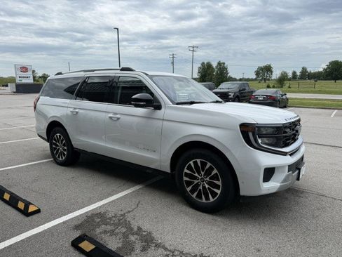 Used 2025 Ford Expedition Max Platinum AWD/4WD image 4