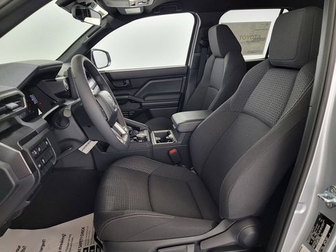 New 2026 Toyota 4Runner SR5 AWD/4WD image 12