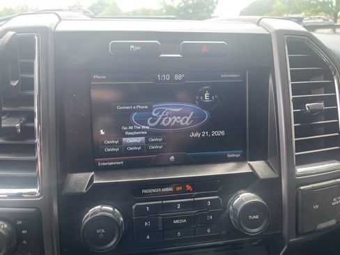 Used 2015 Ford F150 XLT w/ Equipment Group 302A Luxury AWD/4WD image 9