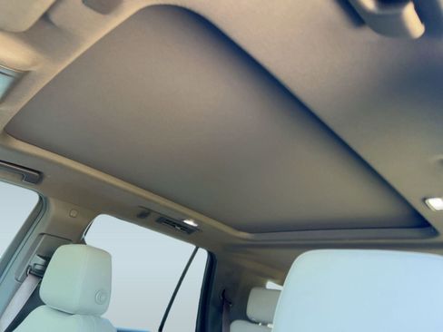 Certified 2024 Chevrolet Tahoe Z71 w/ Luxury Package image 15