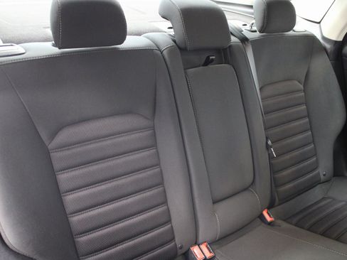 Used 2017 Ford Fusion SE image 25