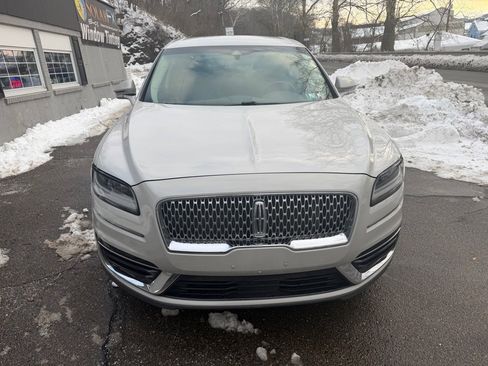 Used 2019 Lincoln Nautilus Select image 2
