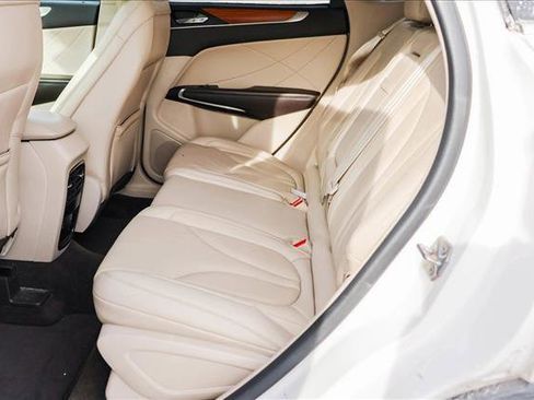 Used 2019 Lincoln MKC Select image 22