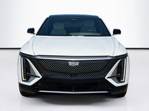 Certified 2026 Cadillac Lyriq Luxury RWD image 2