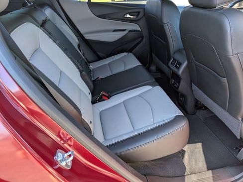 Used 2018 Chevrolet Equinox Premier image 31