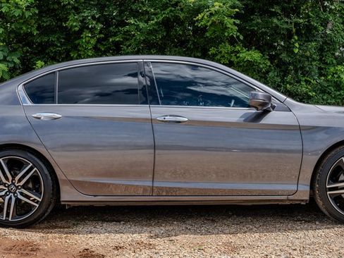 Used 2016 Honda Accord EX-L image 6