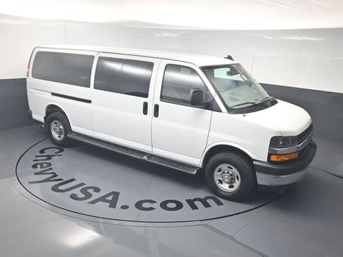 Used 2025 Chevrolet Express 3500 LT w/ LT Preferred Equipment Group RWD image 33